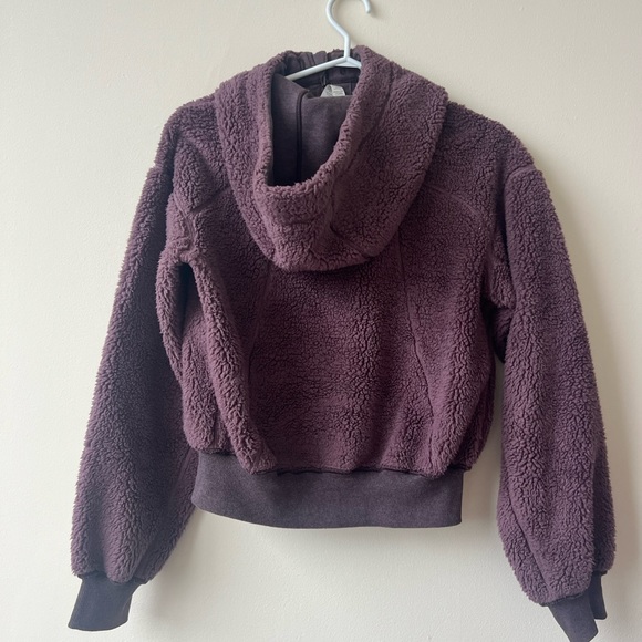 Lululemon Short and Sweet Reversible Sherpa Jacket - Picture 3 of 5